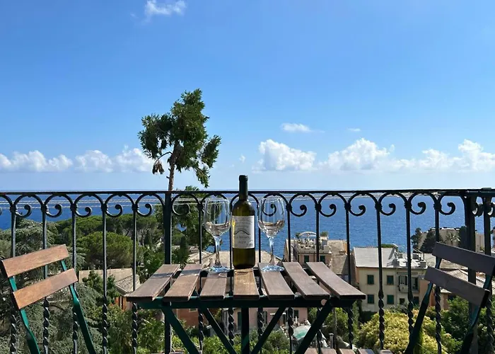 Romantic Garden Sea View Nervi 아파트