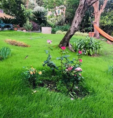 Апартаменты Romantic Garden Sea View Nervi *