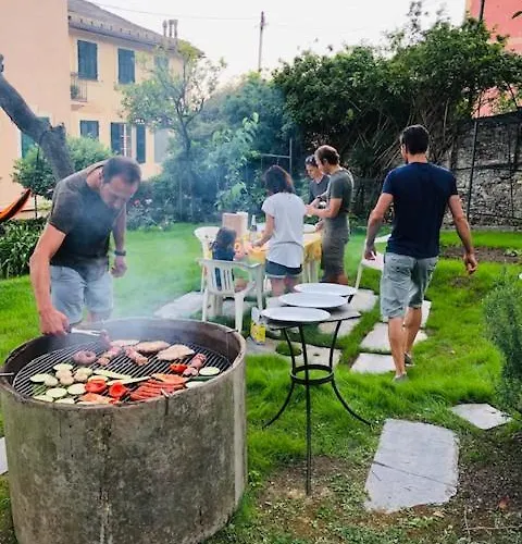 Апартаменты Romantic Garden Sea View Nervi *