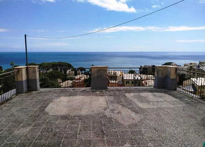 Апартаменты Romantic Garden Sea View Nervi Генуя